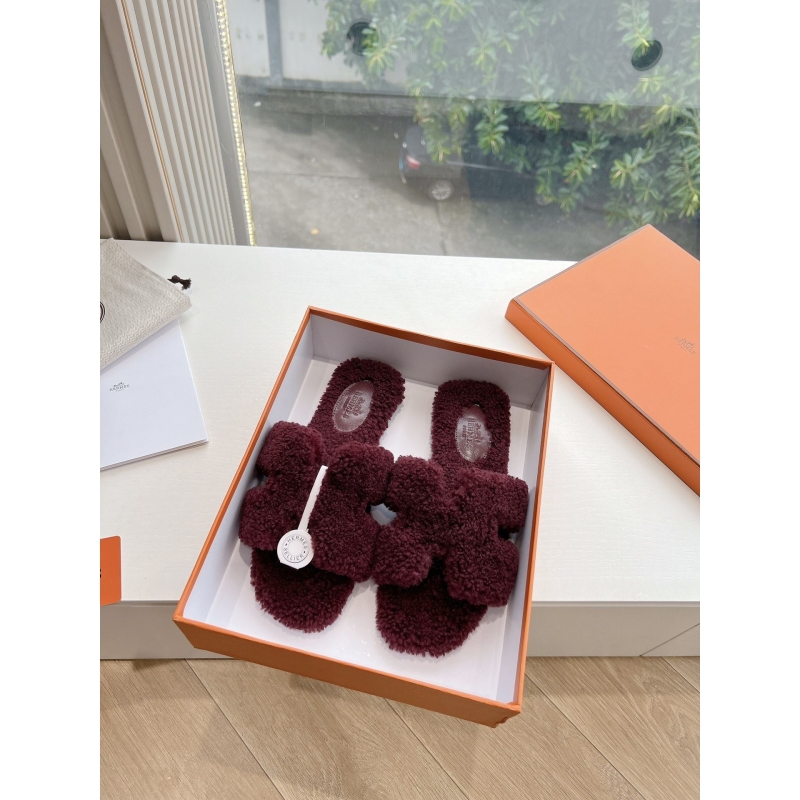 H**mes slippers